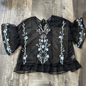 KAARI BLUE tunic size XL w/ blue and pink floral print